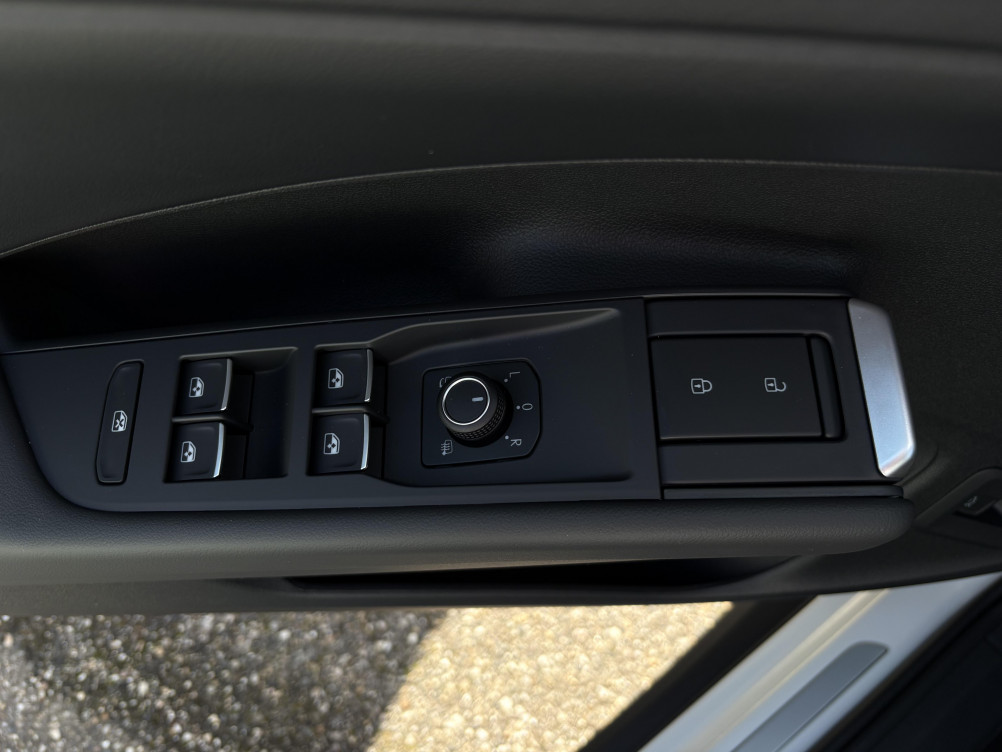 Acheter Volkswagen T-Roc T-Roc 1.5 eTSI EVO2 Hybrid 150 ch DSG7 R-Line 5p neuf dans les concessions du Groupe Faurie