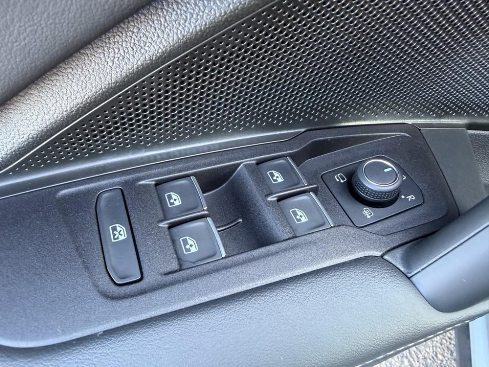 Acheter Volkswagen Tiguan Tiguan 2.0 TDI 150ch DSG7 R-Line Edition 5p occasion dans les concessions du Groupe Faurie