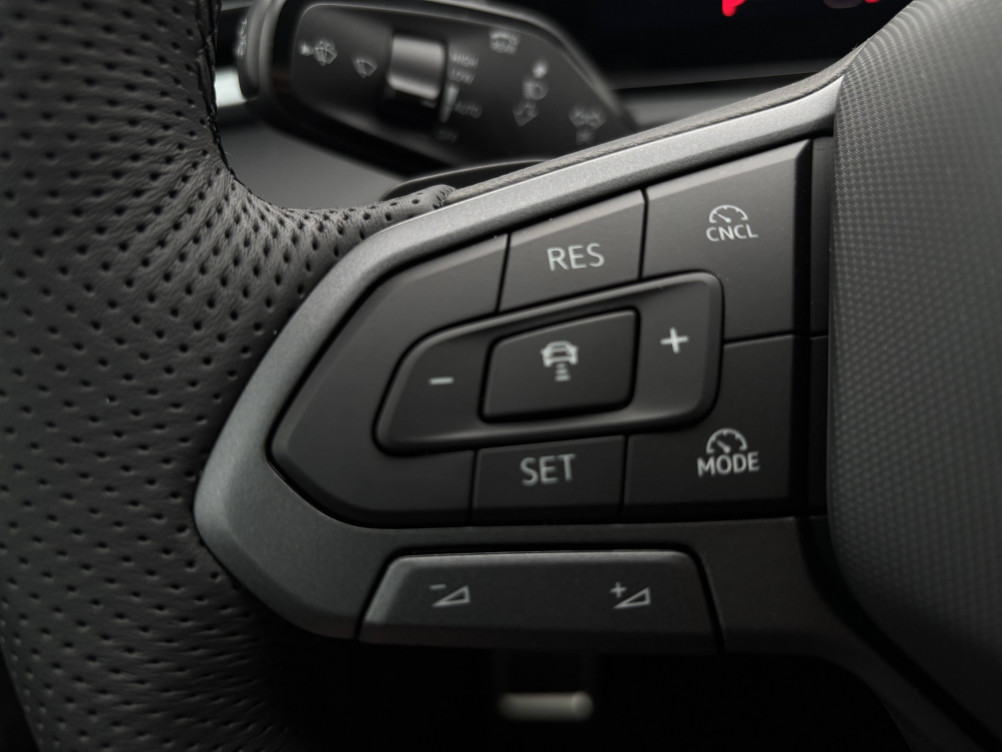 Acheter Volkswagen T-Roc T-Roc 1.5 eTSI EVO2 Hybrid 150 ch DSG7 R-Line 5p neuf dans les concessions du Groupe Faurie