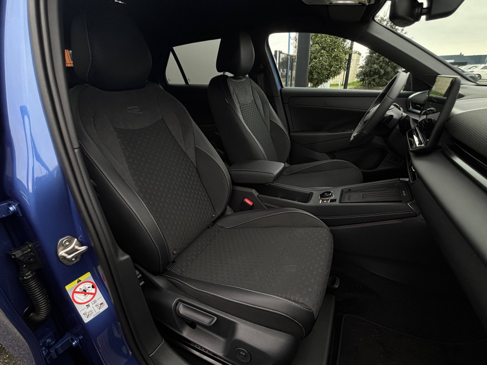 Acheter Volkswagen T-Roc T-Roc 1.5 eTSI EVO2 Hybrid 150 ch DSG7 R-Line 5p neuf dans les concessions du Groupe Faurie