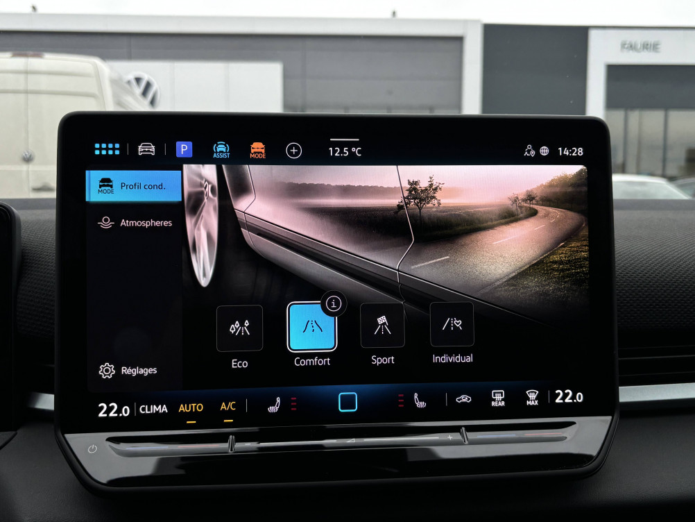 Acheter Volkswagen T-Roc T-Roc 1.5 eTSI EVO2 Hybrid 150 ch DSG7 R-Line 5p neuf dans les concessions du Groupe Faurie