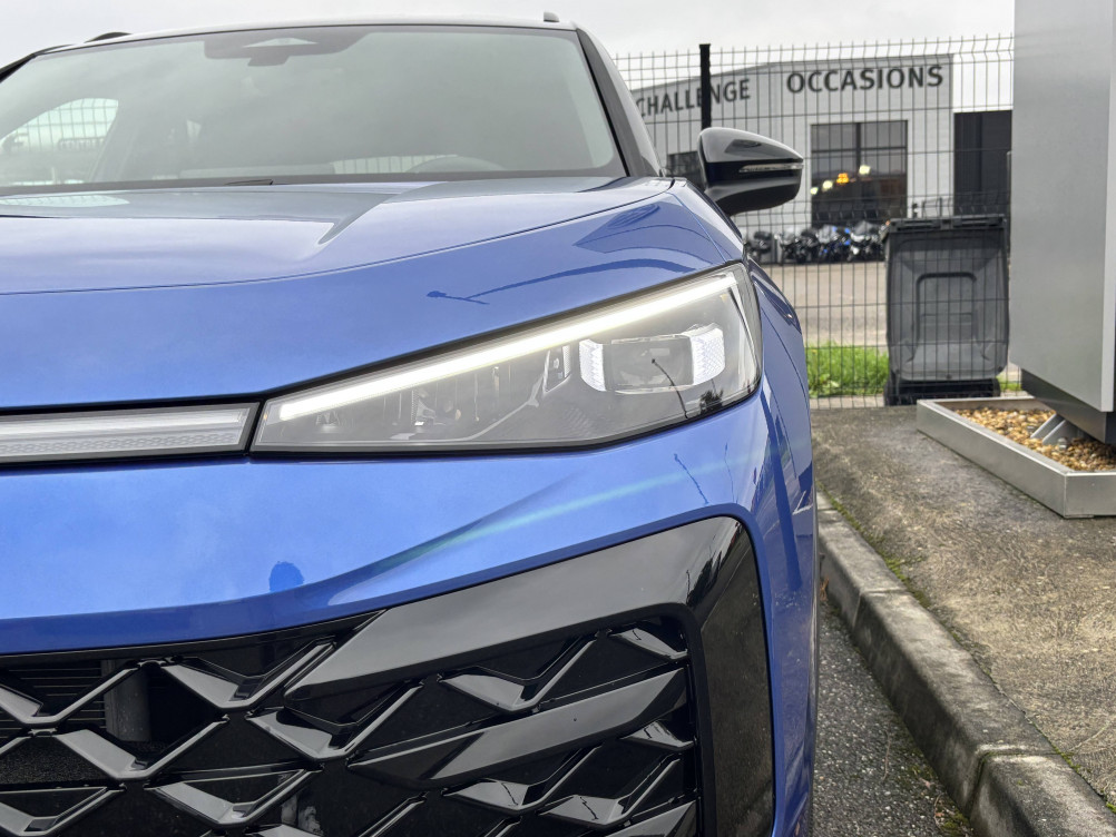 Acheter Volkswagen T-Roc T-Roc 1.5 eTSI EVO2 Hybrid 150 ch DSG7 R-Line 5p neuf dans les concessions du Groupe Faurie