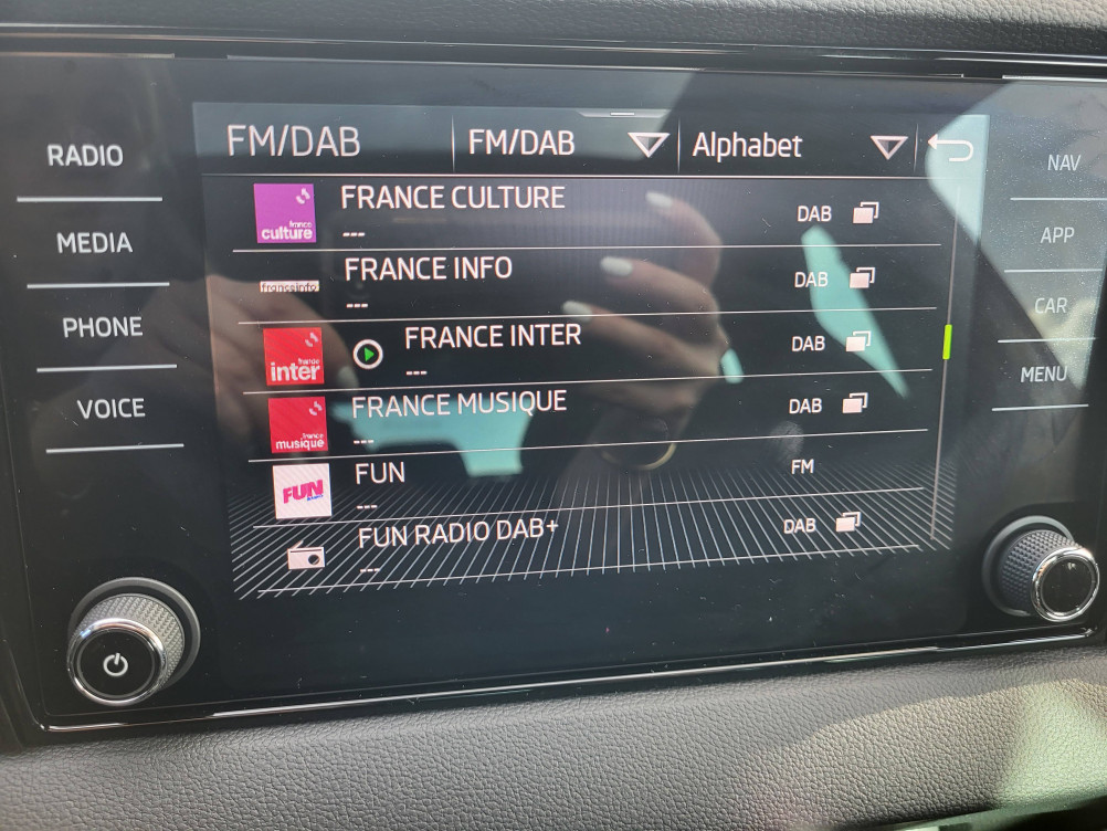 Acheter Skoda Karoq Karoq 1.5 TSI Evo 2 150 ch ACT DSG7 Sportline 5p neuf dans les concessions du Groupe Faurie