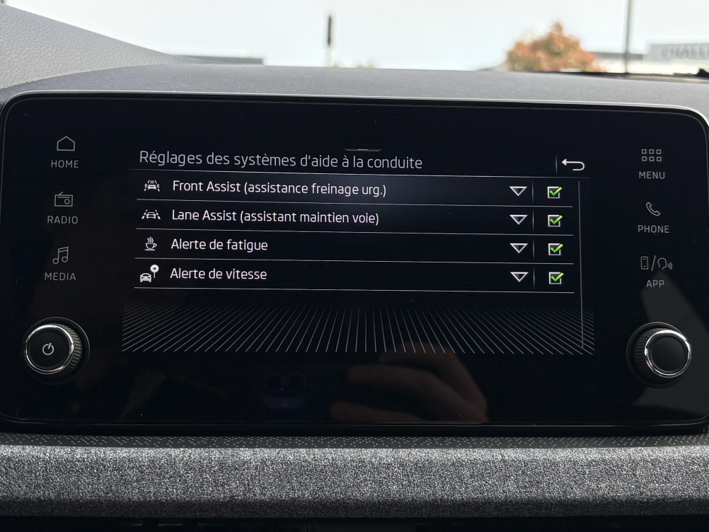 Acheter Skoda Kamiq Kamiq 1.0 TSI Evo 2 95 ch BVM5 Selection 5p neuf dans les concessions du Groupe Faurie