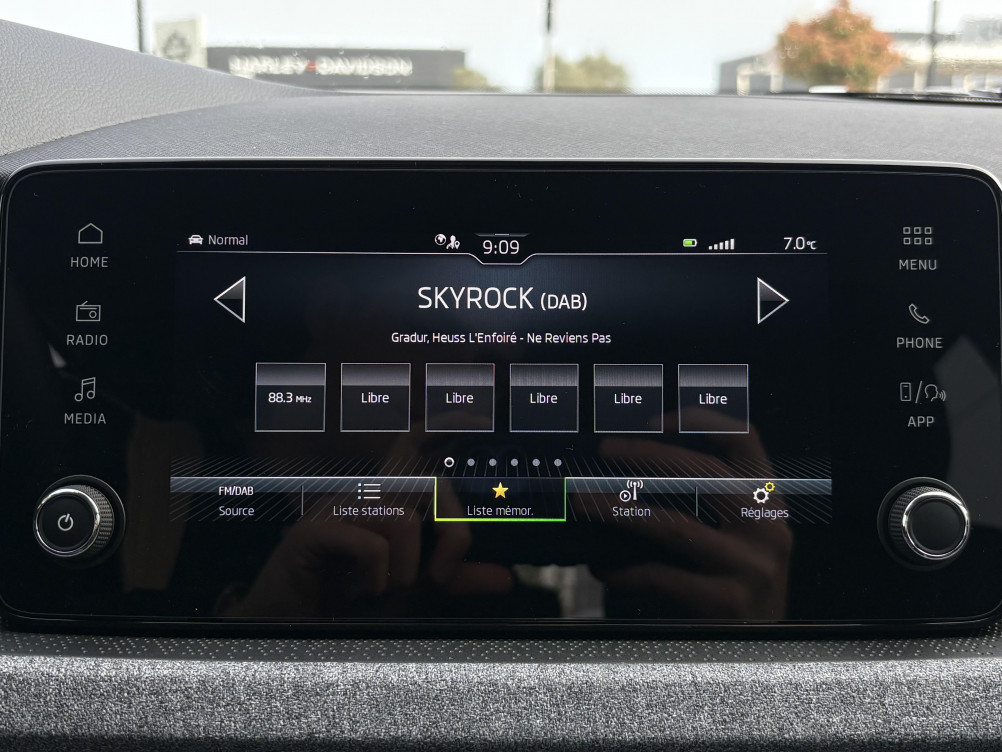 Acheter Skoda Kamiq Kamiq 1.0 TSI Evo 2 95 ch BVM5 Selection 5p neuf dans les concessions du Groupe Faurie