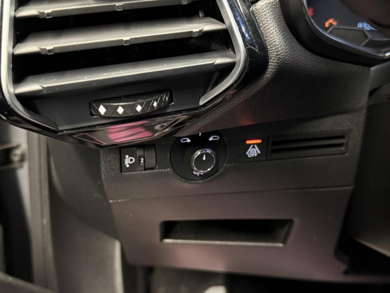 Photo 19 de l'offre de DS DS 7 CROSSBACK  1.6 180 EAT8 Performance Line à 21990€ chez MKP Distribution