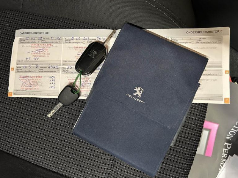 Photo 47 de l'offre de PEUGEOT 508  1.6 BlueHDi 116   Active BVM à 12990€ chez MKP Distribution