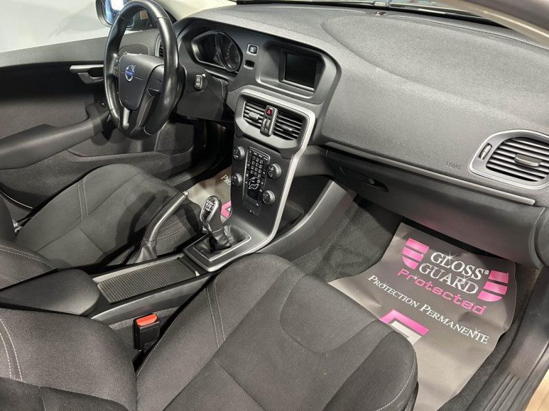 Photo 34 de l'offre de VOLVO V40  T3 1.6 150 Kinetic BVM à 11990€ chez MKP Distribution