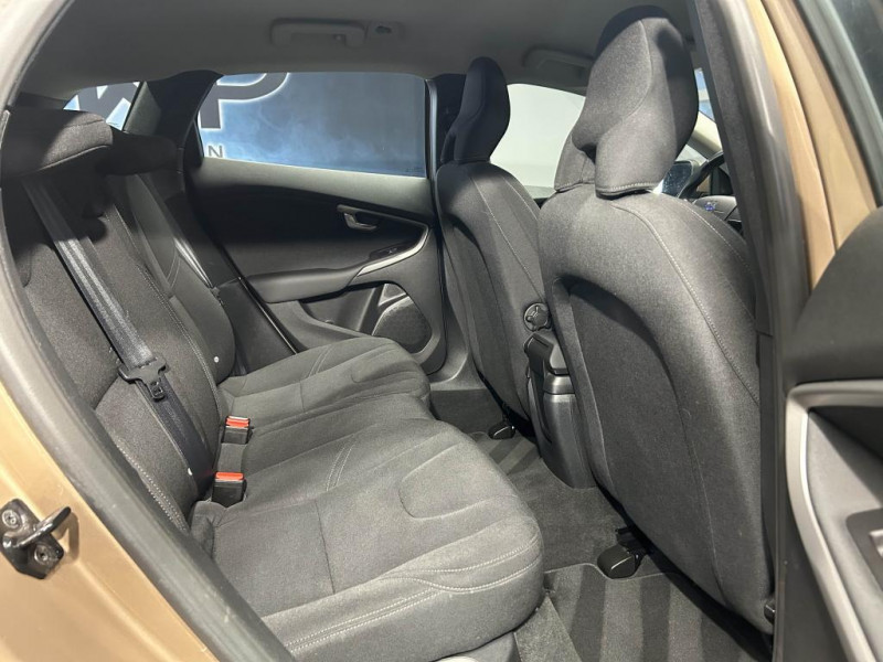 Photo 30 de l'offre de VOLVO V40  T3 1.6 150 Kinetic BVM à 11990€ chez MKP Distribution