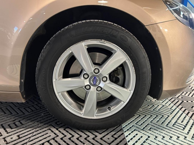 Photo 40 de l'offre de VOLVO V40  T3 1.6 150 Kinetic BVM à 11990€ chez MKP Distribution