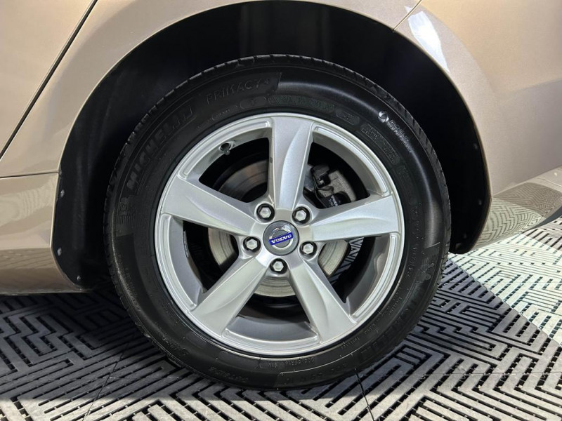 Photo 39 de l'offre de VOLVO V40  T3 1.6 150 Kinetic BVM à 11990€ chez MKP Distribution