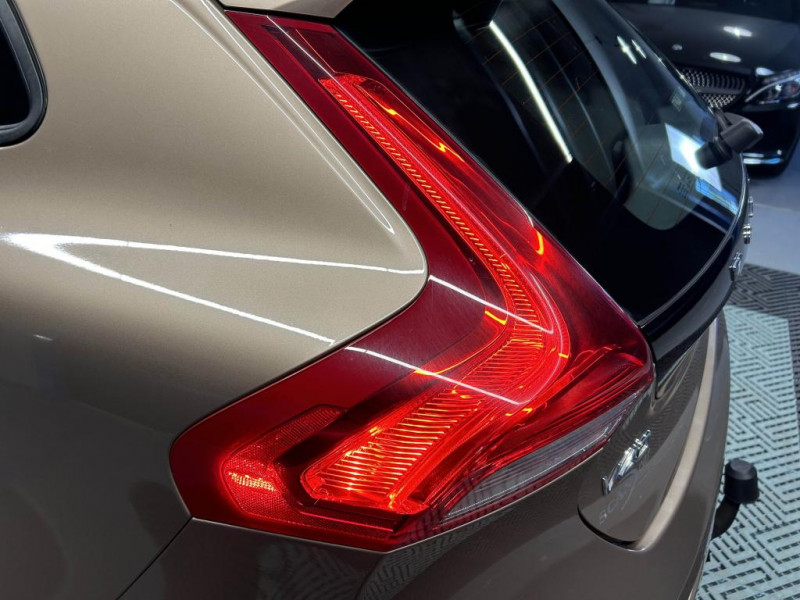 Photo 37 de l'offre de VOLVO V40  T3 1.6 150 Kinetic BVM à 11990€ chez MKP Distribution