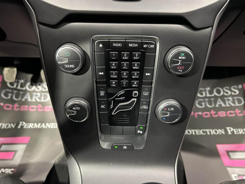 Photo 19 de l'offre de VOLVO V40  T3 1.6 150 Kinetic BVM à 11990€ chez MKP Distribution