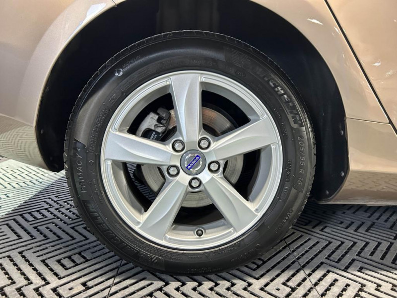 Photo 41 de l'offre de VOLVO V40  T3 1.6 150 Kinetic BVM à 11990€ chez MKP Distribution