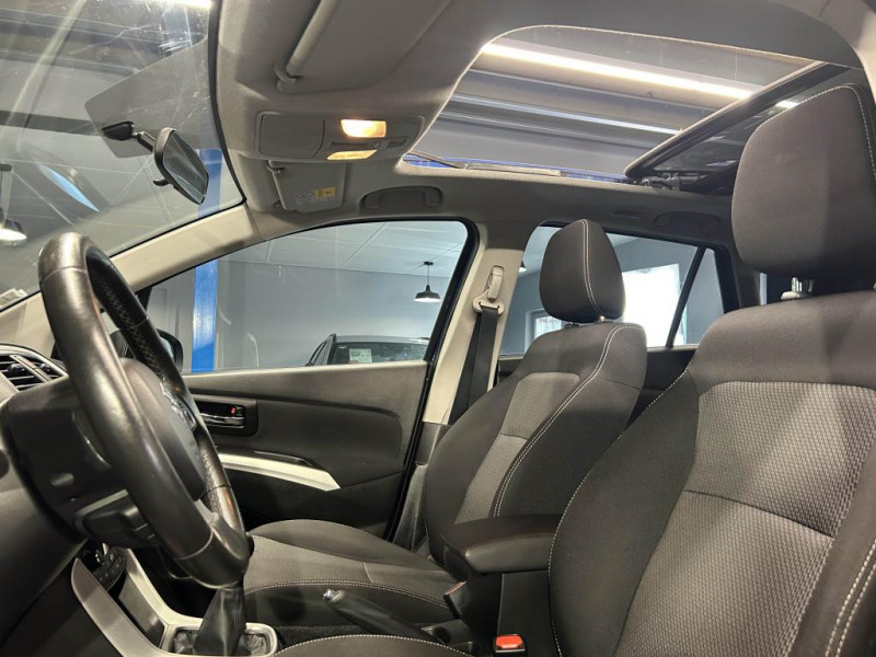 Photo 27 de l'offre de SUZUKI SX4 S-CROSS 1.6 120 PRIVILEGE BVM  à 10990€ chez MKP Distribution