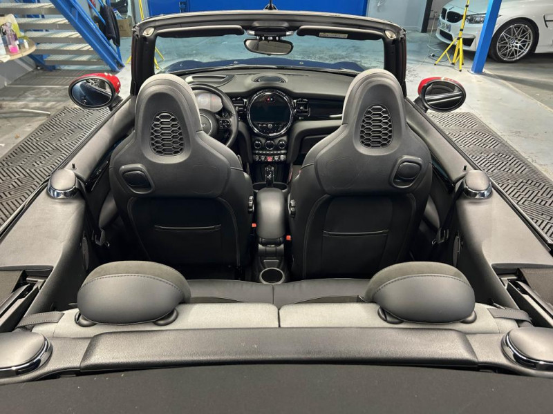 Photo 44 de l'offre de MINI Cabrio 2.0  231 Finition JCW Ultimate BVA à 31990€ chez MKP Distribution