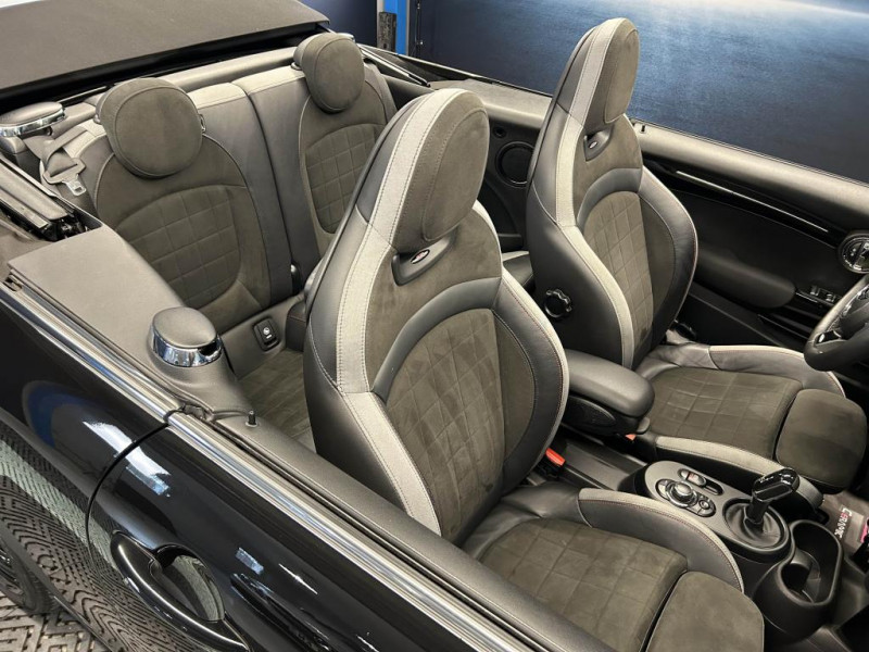 Photo 43 de l'offre de MINI Cabrio 2.0  231 Finition JCW Ultimate BVA à 31990€ chez MKP Distribution