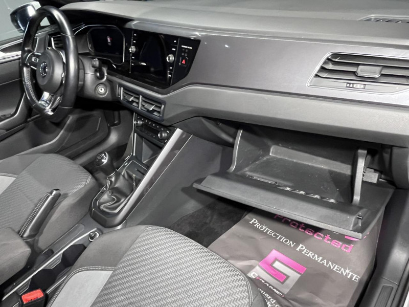 Photo 38 de l'offre de VOLKSWAGEN POLO 1.6 TDI 95 R-Line BVM  à 17490€ chez MKP Distribution