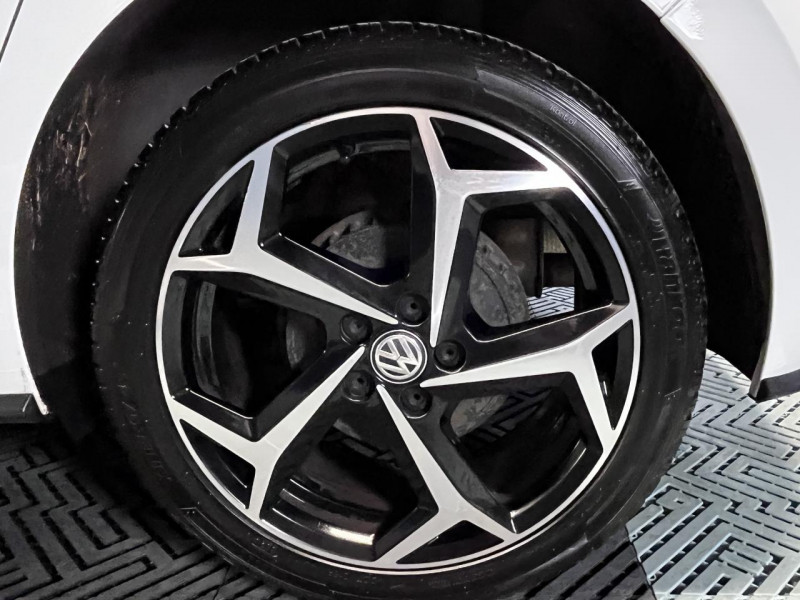 Photo 48 de l'offre de VOLKSWAGEN POLO 1.6 TDI 95 R-Line BVM  à 17490€ chez MKP Distribution