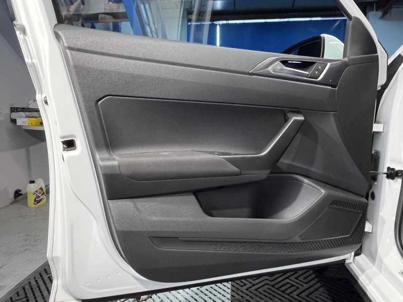 Photo 26 de l'offre de VOLKSWAGEN POLO 1.6 TDI 95 R-Line BVM  à 17490€ chez MKP Distribution