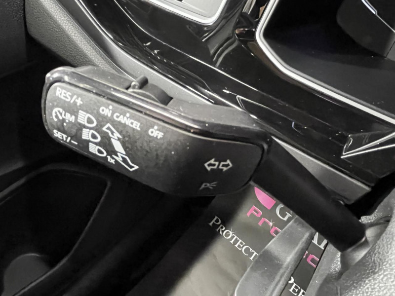 Photo 15 de l'offre de VOLKSWAGEN POLO 1.6 TDI 95 R-Line BVM  à 17490€ chez MKP Distribution