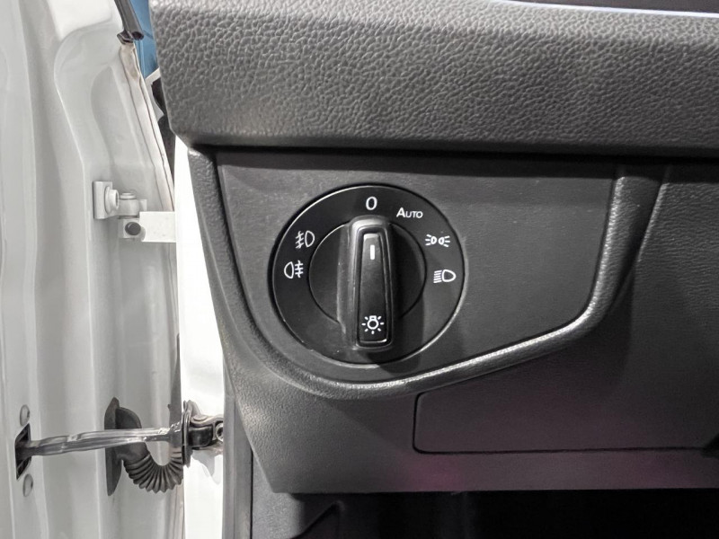 Photo 17 de l'offre de VOLKSWAGEN POLO 1.6 TDI 95 R-Line BVM  à 17490€ chez MKP Distribution