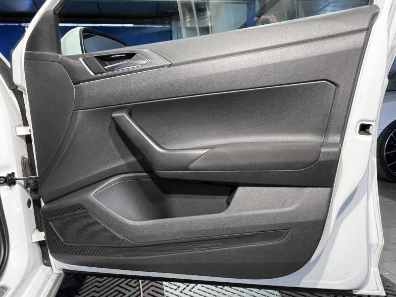 Photo 39 de l'offre de VOLKSWAGEN POLO 1.6 TDI 95 R-Line BVM  à 17490€ chez MKP Distribution