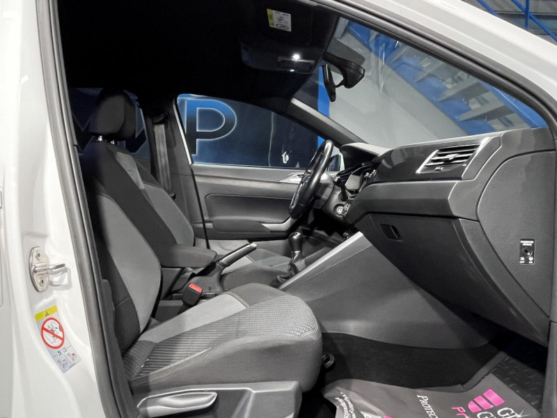 Photo 36 de l'offre de VOLKSWAGEN POLO 1.6 TDI 95 R-Line BVM  à 17490€ chez MKP Distribution