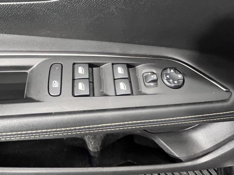 Photo 32 de l'offre de PEUGEOT 3008 1.5 BlueHDi 130 GT Line BVA à 17990€ chez MKP Distribution