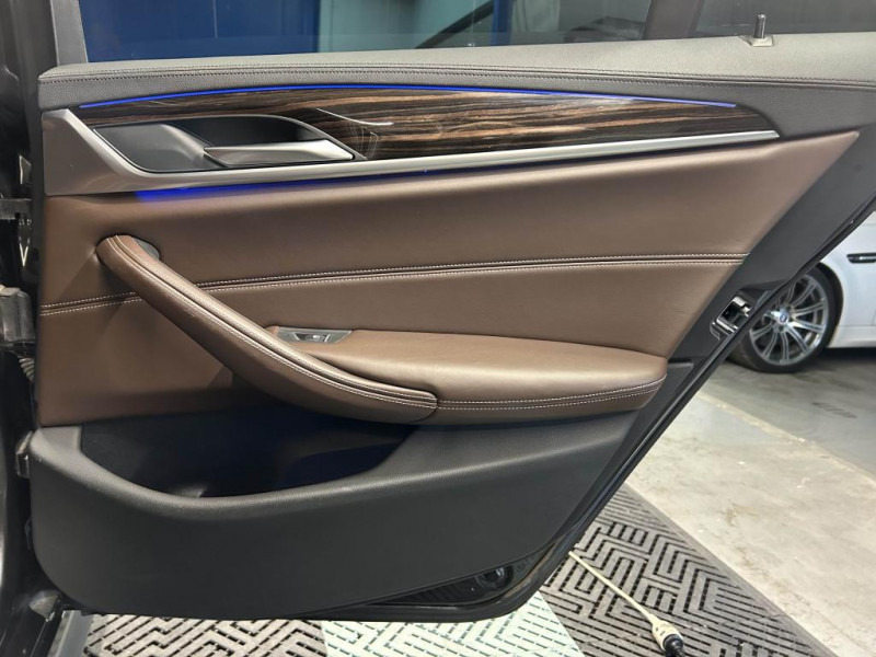 Photo 38 de l'offre de BMW SERIE 5 530e iPerformance 252  M Sport BVA à 26990€ chez MKP Distribution