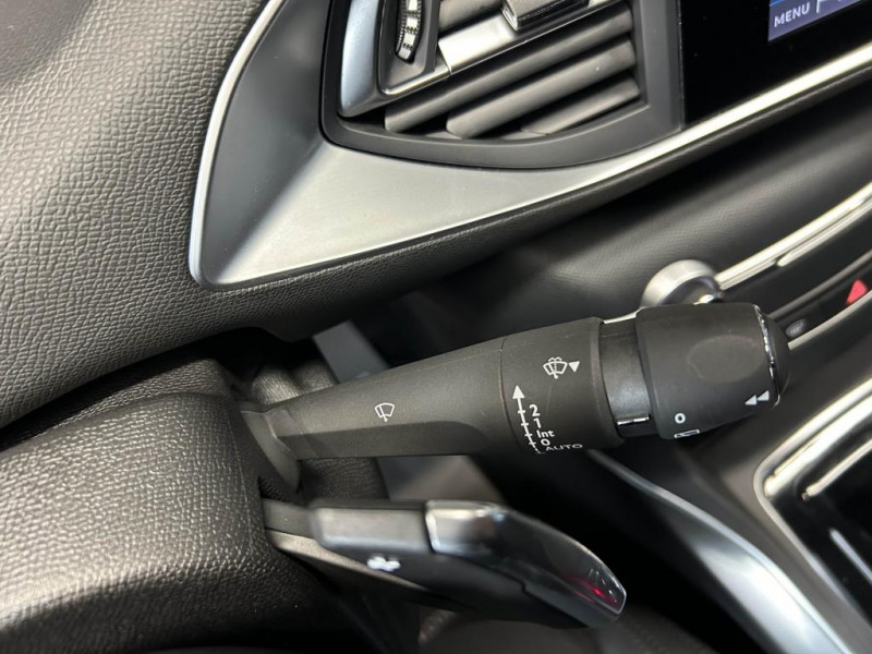 Photo 21 de l'offre de PEUGEOT 308 SW 1.5 BlueHDi 130 Allure Pack BVA à 13990€ chez MKP Distribution