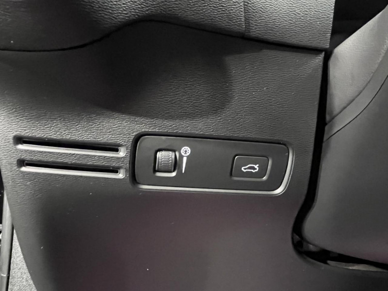 Photo 27 de l'offre de VOLVO XC40 1.5 T3 163 Momentum BVM6 à 21990€ chez MKP Distribution