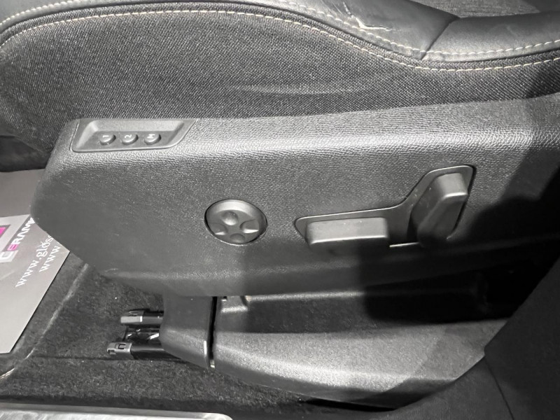 Photo 30 de l'offre de PEUGEOT 3008 1.5 BlueHDi 130 GT Line BVA à 17990€ chez MKP Distribution