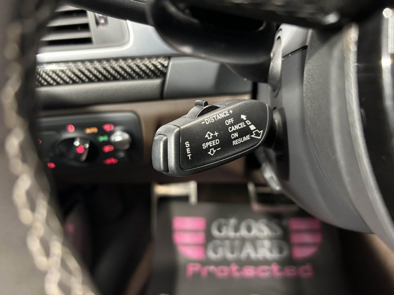 Photo 17 de l'offre de AUDI RS6 Performance 4.0 V8 TFSI  605 Tiptronic Quattro -  Akrapovic à 59990€ chez MKP Distribution