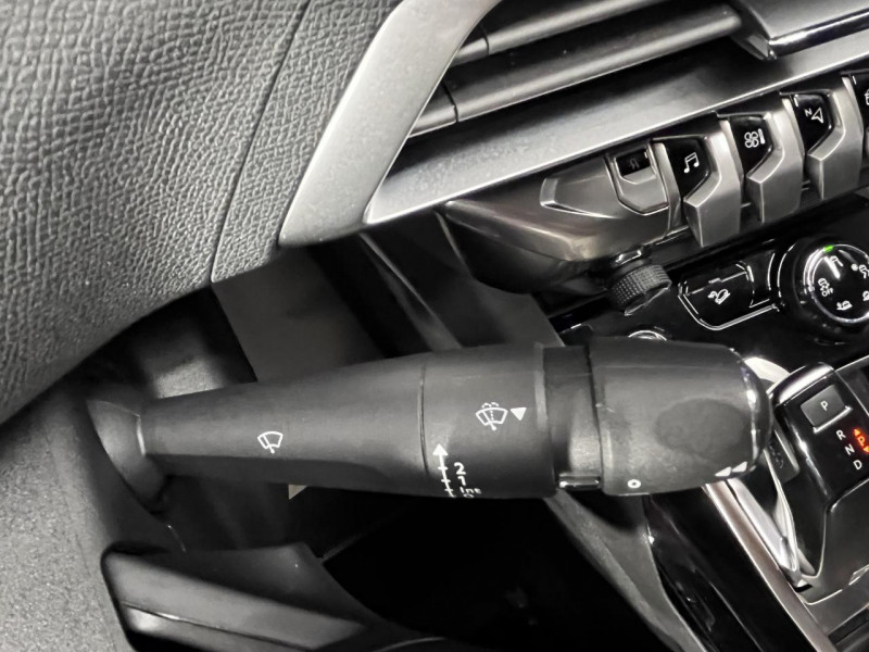 Photo 18 de l'offre de PEUGEOT 3008 1.5 BlueHDi 130 GT Line BVA à 17990€ chez MKP Distribution