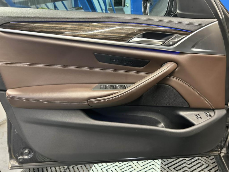 Photo 31 de l'offre de BMW SERIE 5 530e iPerformance 252  M Sport BVA à 26990€ chez MKP Distribution