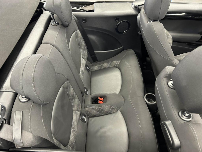 Photo 40 de l'offre de MINI CABRIOLET F57 Cabriolet Cooper S 2.0 192 Finition Red Hot Chili BVA à 19990€ chez MKP Distribution