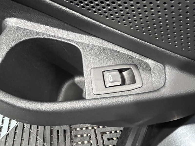 Photo 33 de l'offre de BMW serie 3 touring  Touring 320d xDrive 2.0 190 Luxury BVA à 27490€ chez MKP Distribution