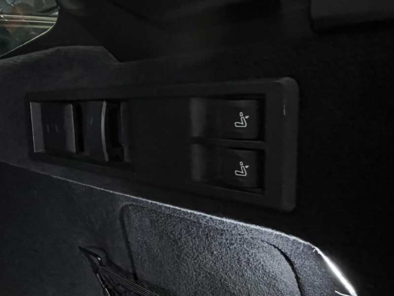 Photo 12 de l'offre de BMW serie 3 touring  Touring 320d xDrive 2.0 190 Luxury BVA à 27490€ chez MKP Distribution