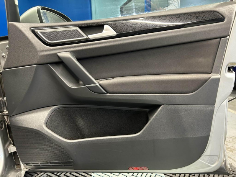 Photo 45 de l'offre de VOLKSWAGEN GOLF SPORTSVAN  1.2 TSI 110 Sound BVM à 13990€ chez MKP Distribution