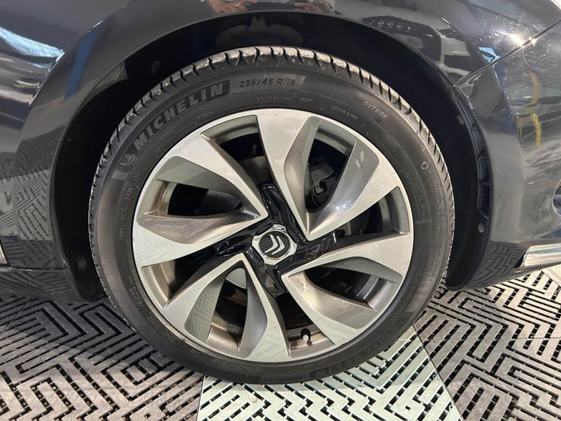 Photo 37 de l'offre de CITROEN DS5 1.6 THP 156 So Chic BVA à 14490€ chez MKP Distribution