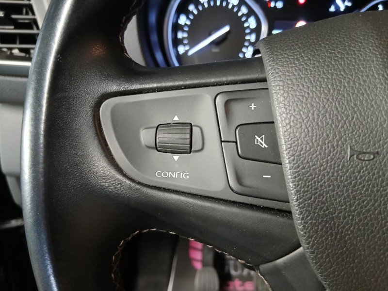 Photo 15 de l'offre de PEUGEOT TRAVELLER Compact 1.5 BlueHDi 120 BVM à 26990€ chez MKP Distribution