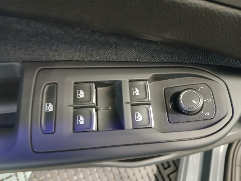 Photo 28 de l'offre de VOLKSWAGEN GOLF  1.5 eTSi 150 Life DSG - TVA à 22990€ chez MKP Distribution