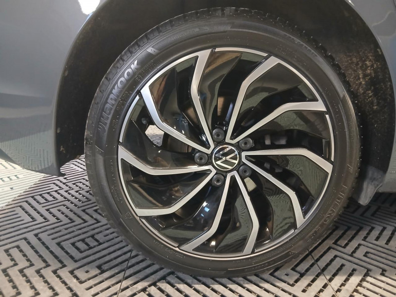 Photo 32 de l'offre de VOLKSWAGEN GOLF  1.5 eTSi 150 Life DSG - TVA à 22990€ chez MKP Distribution