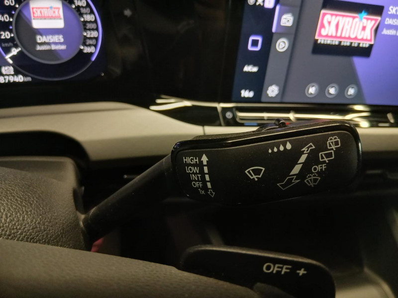 Photo 15 de l'offre de VOLKSWAGEN GOLF  1.5 eTSi 150 Life DSG - TVA à 22990€ chez MKP Distribution