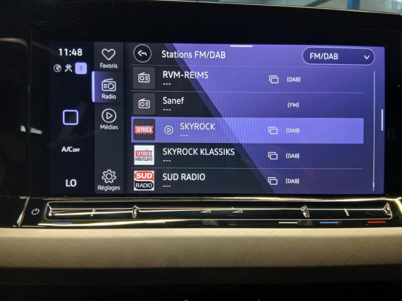 Photo 19 de l'offre de VOLKSWAGEN GOLF  1.5 eTSi 150 Life DSG - TVA à 22990€ chez MKP Distribution