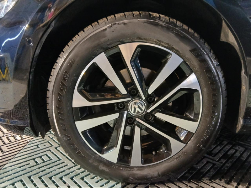Photo 34 de l'offre de VOLKSWAGEN GOLF 1.0 TSI 115 iQ Drive BVM à 14990€ chez MKP Distribution