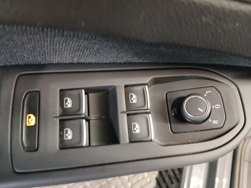 Photo 26 de l'offre de VOLKSWAGEN GOLF  1.5  eTSi 150 Life DSG - TVA à 24990€ chez MKP Distribution