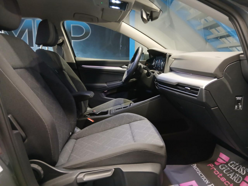 Photo 22 de l'offre de VOLKSWAGEN GOLF  1.5  eTSi 150 Life DSG - TVA à 24990€ chez MKP Distribution