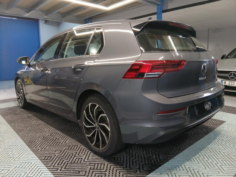 Photo 3 de l'offre de VOLKSWAGEN GOLF  1.5  eTSi 150 Life DSG - TVA à 24990€ chez MKP Distribution